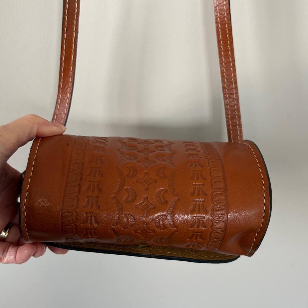 Patricia Nash Amatrice Tooled Italian Leather Roll Crossbody Bag Brown - Picture 8 of 10